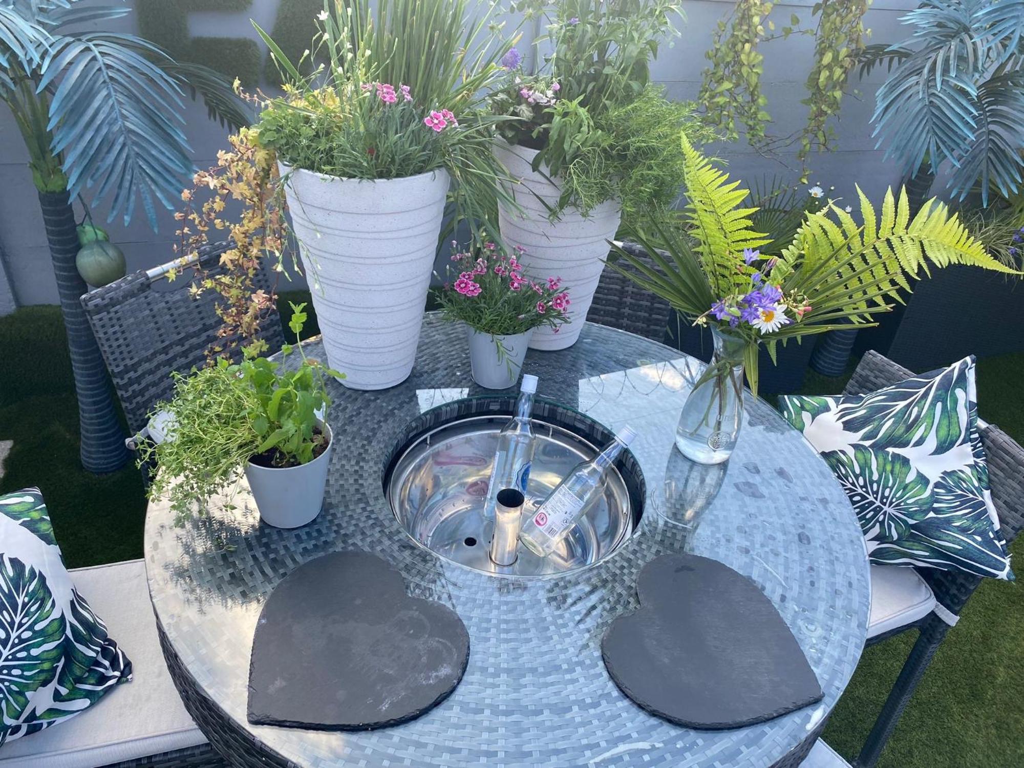 Mini Love Island Style Guest House Includes Personal Hot 24 Hour Swimming Pool, Outdoor Bathtub, Heated Dining Dome And Fire Pit, All This Is Secretly Located In The Busy Suburbs Of Nottingham Dış mekan fotoğraf